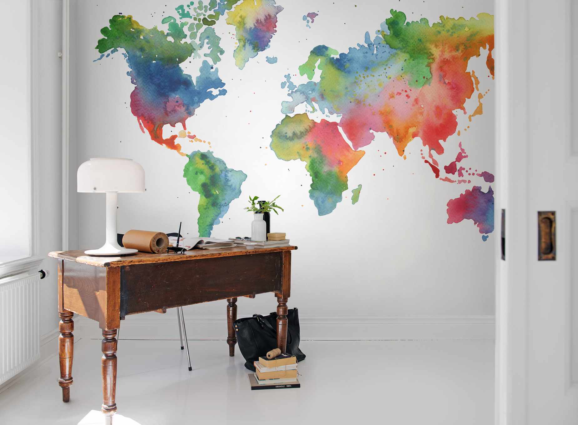 با یک نقشه جهانی رنگین کمان ، دفتر خانه خود را تقویت کنید